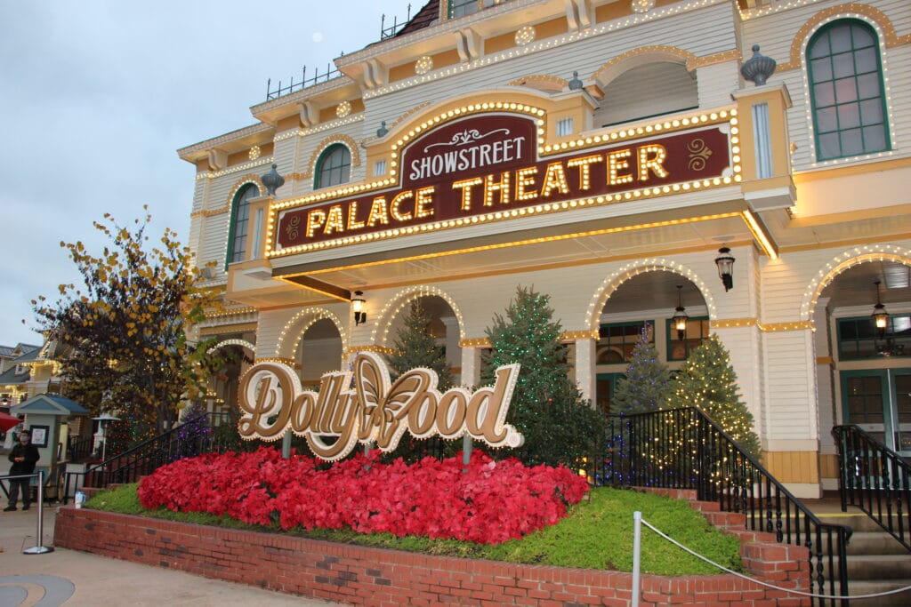 Dollywood Christmas Sign