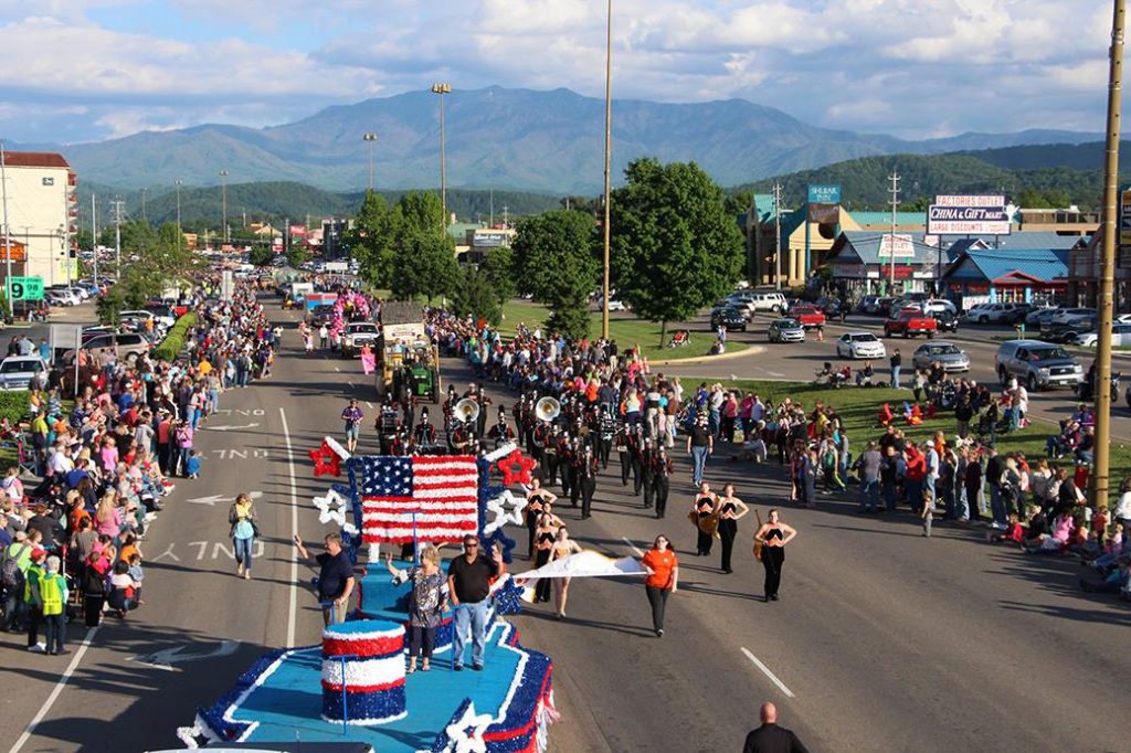 Dolly's Homecoming Parade 2016