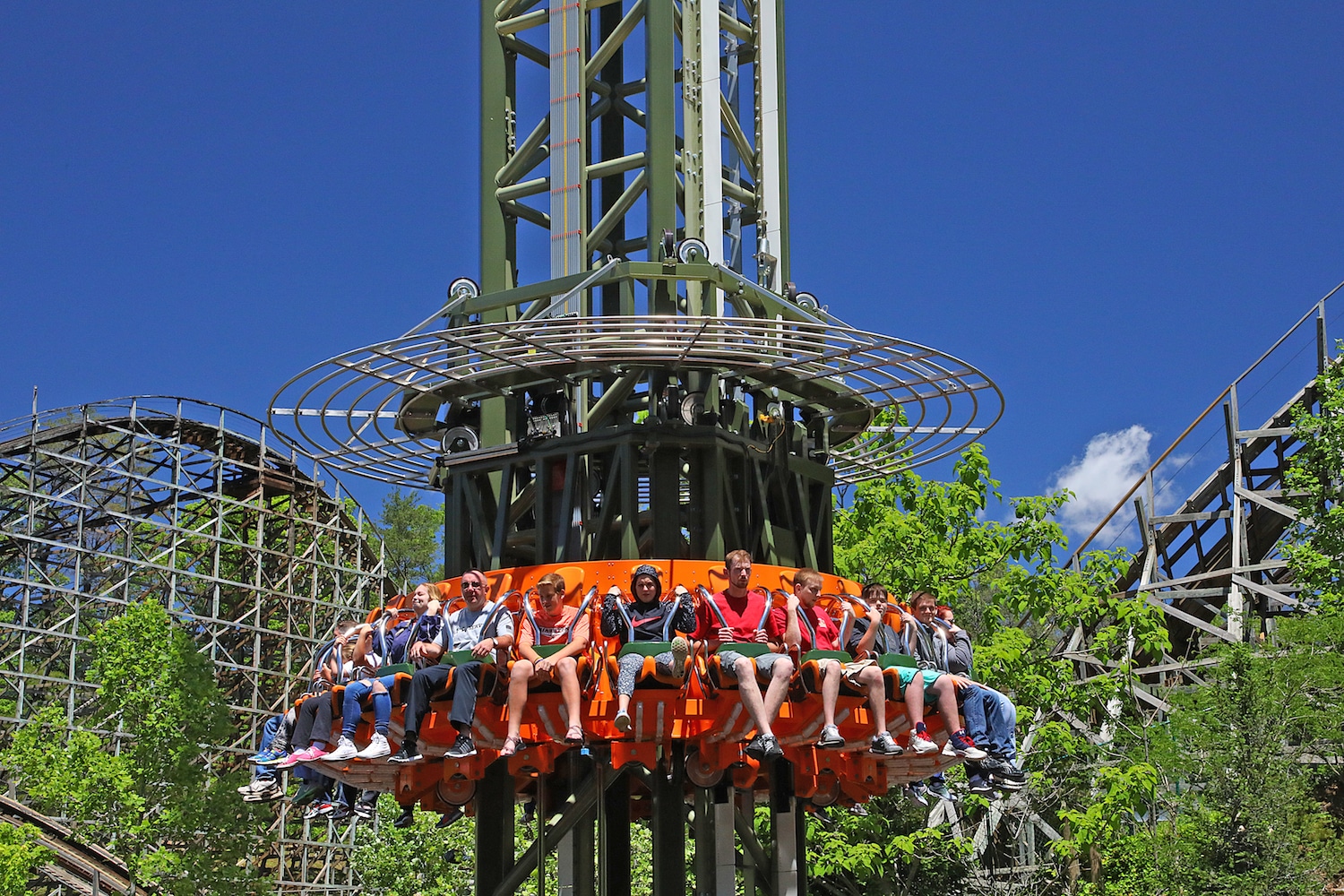 Dollywood in Pigeon Forge, TN - Dollywood Theme Park, Rides & Shows