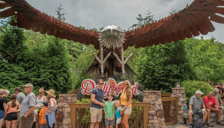 Family photo spots at Dollywood