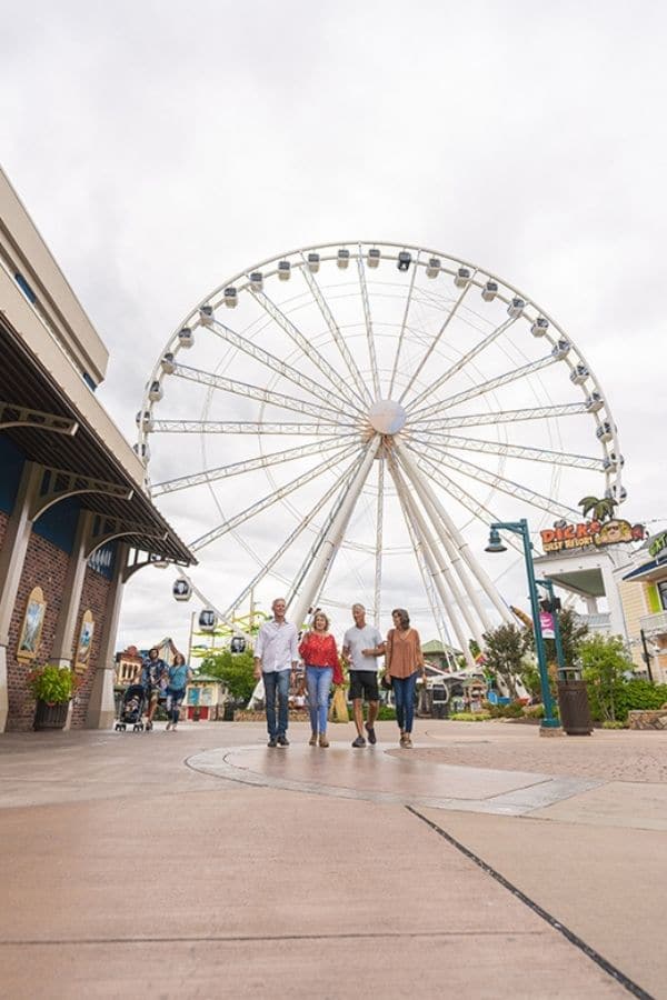 Iconic photo spot - Great Smoky Mountain Wheel