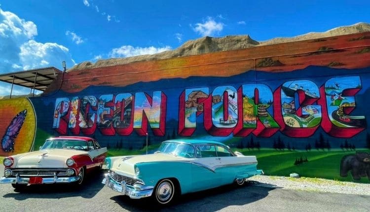 Mural at Three Bears General Store