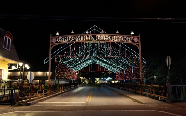 Pigeon Forge Winterfest 2023-2024 | Holiday Lights, Events & Shows | My