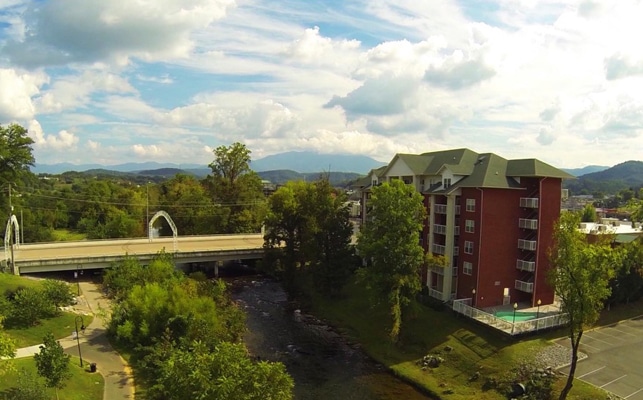 Bear Crossing Vacation Condo Rentals on the River