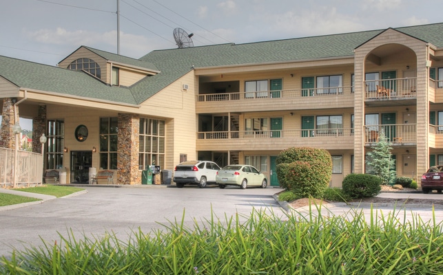 Quality Inn and Suites at Dollywood Lane Exterior