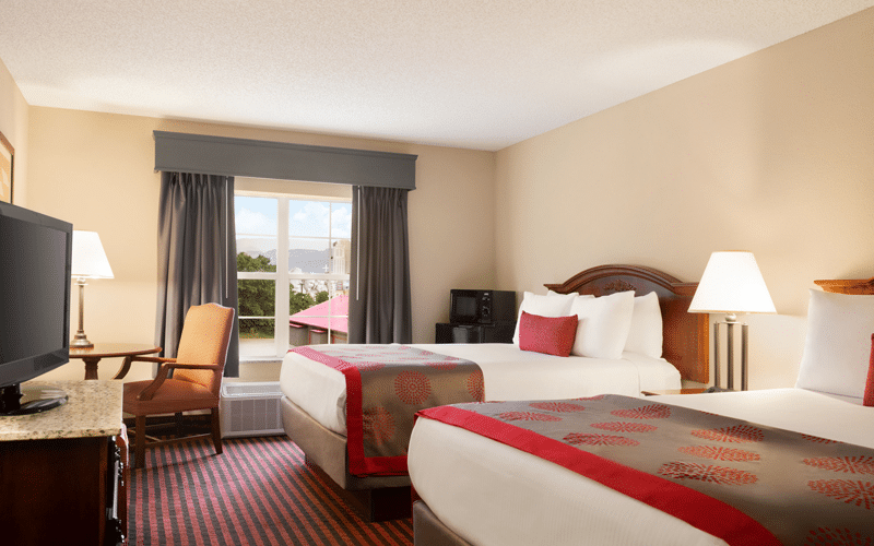 Ramada Hotel Pigeon Forge North - Standard 2 Queen bed guest room