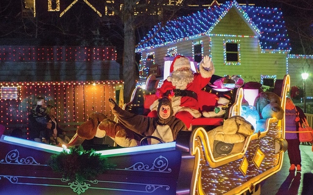 Christmas At Dollywood 2021 Your Guide To This Year S Festival