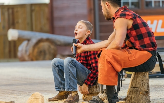 Paula Deen's Lumberjack Feud Supper Show