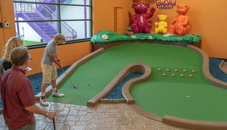 Mini-golf - Things to Do in April in Pigeon Forge