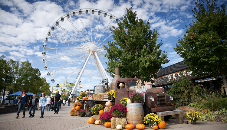 Great Smoky Mountain Wheel at The Island in Pigeon Forge - Places to See Fall Foliage