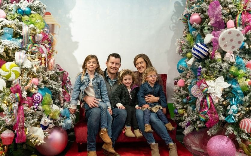 Family photos at Christmas at Crave Golf