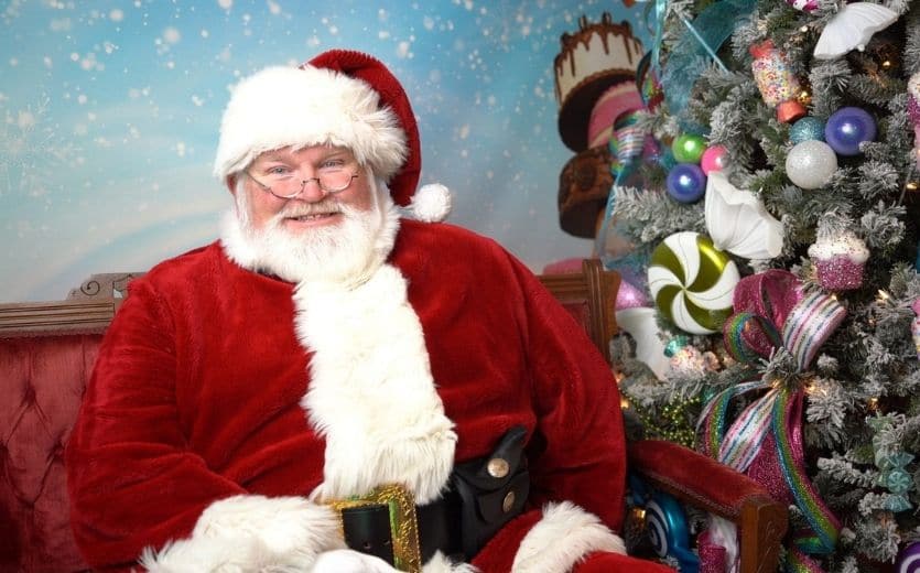 Pictures with Santa at Christmas at Crave Golf
