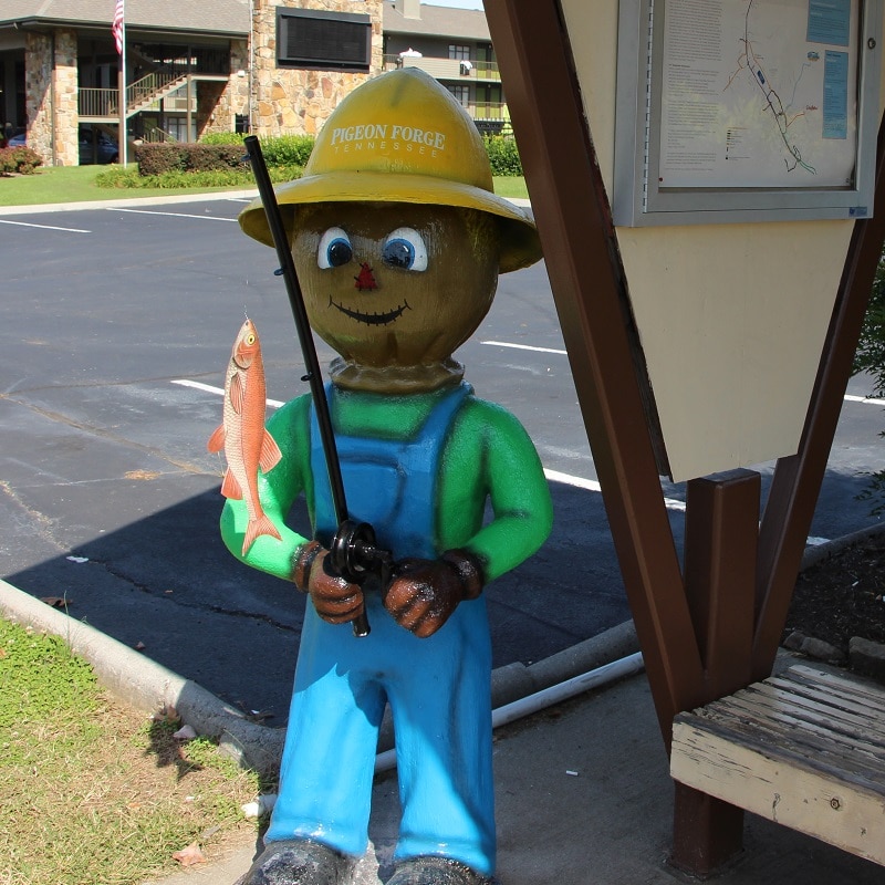 Reel'y Loving Pigeon Forge Scarecrow