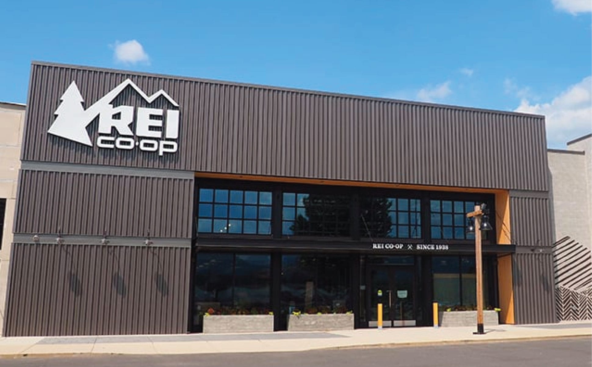 REI Co-op - Sports & Outdoors Shopping in Pigeon Forge, TN