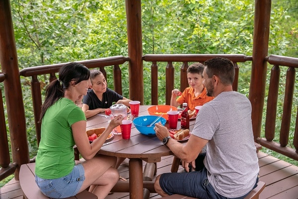 Have a summer backyard barbecue at Pigeon Forge cabins