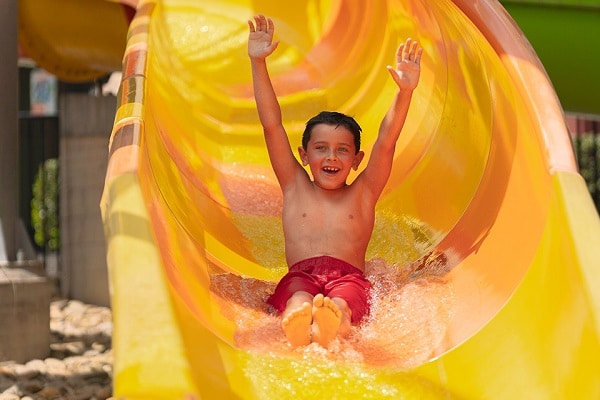 Cool off this summer at Pigeon Forge hotels with water parks, pools and lazy rivers