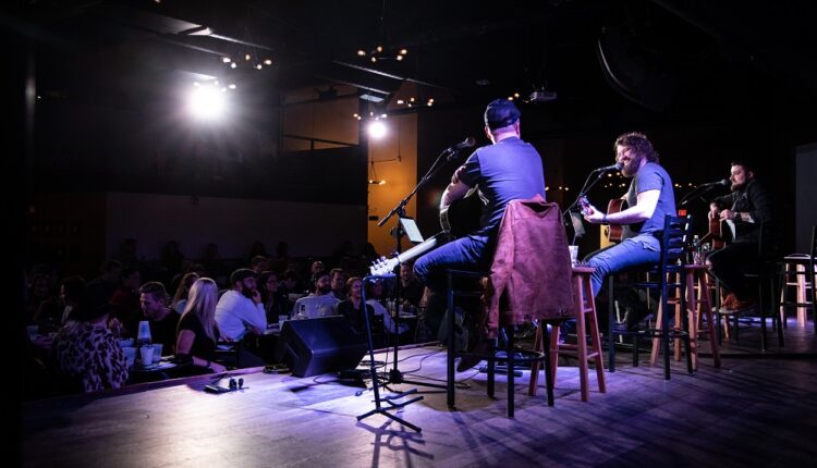 The Listening Room - Live Music Restaurant in Pigeon Forge