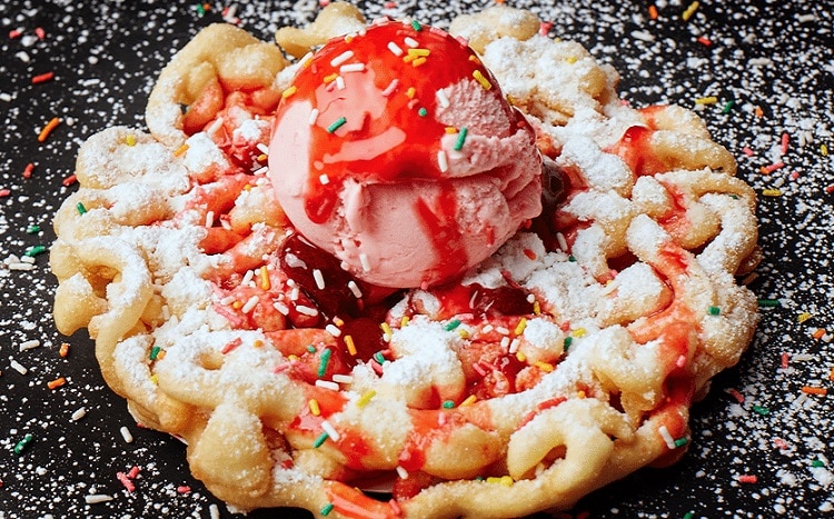 Funnel Cake at Mad Dog’s Creamery in Pigeon Forge