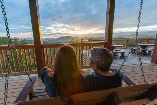 Couple's romantic getaway in a cabin in Pigeon Forge