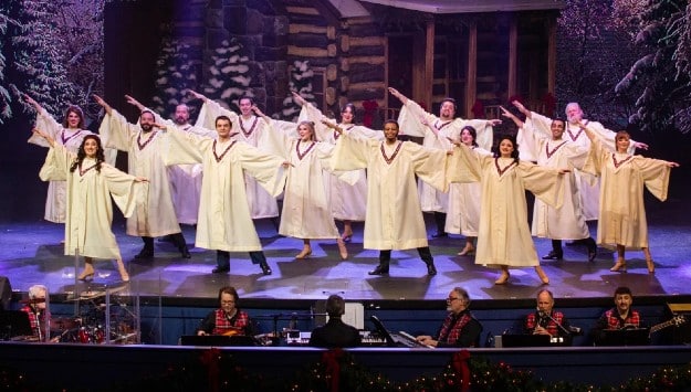 Enjoy award-winning holiday shows and entertainment at Dollywood's Smoky Mountain Christmas