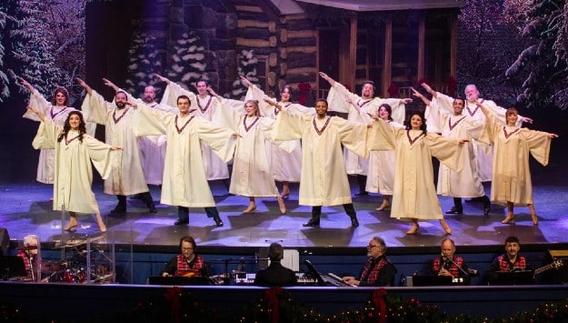 Enjoy award-winning holiday shows and entertainment at Dollywood's Smoky Mountain Christmas