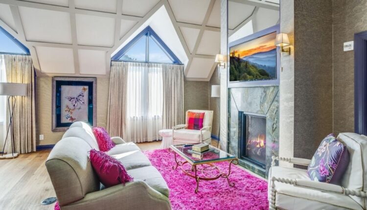 DreamMore Resort's Dolly Parton Suite 
