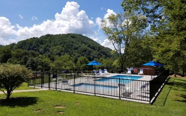 Escape To The Smokies: Cherokee Overnight RV Park, Your Gateway To Adventure