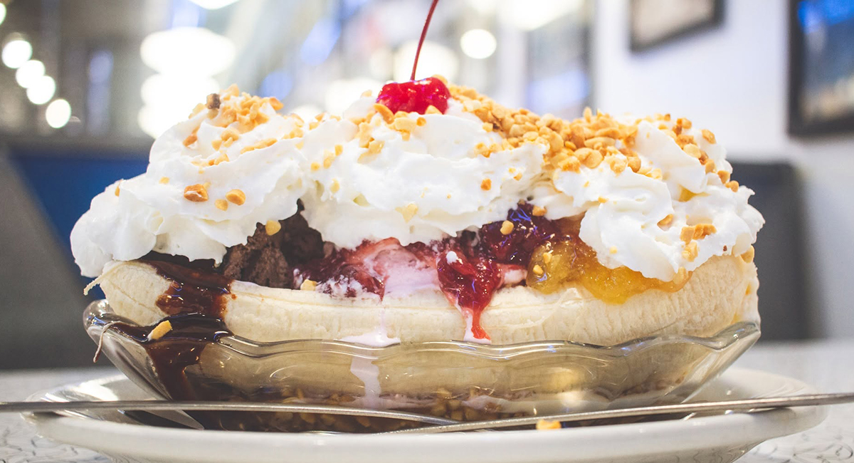 bring your kids to Mel's Diner in Pigeon Forge for a delicious sundae