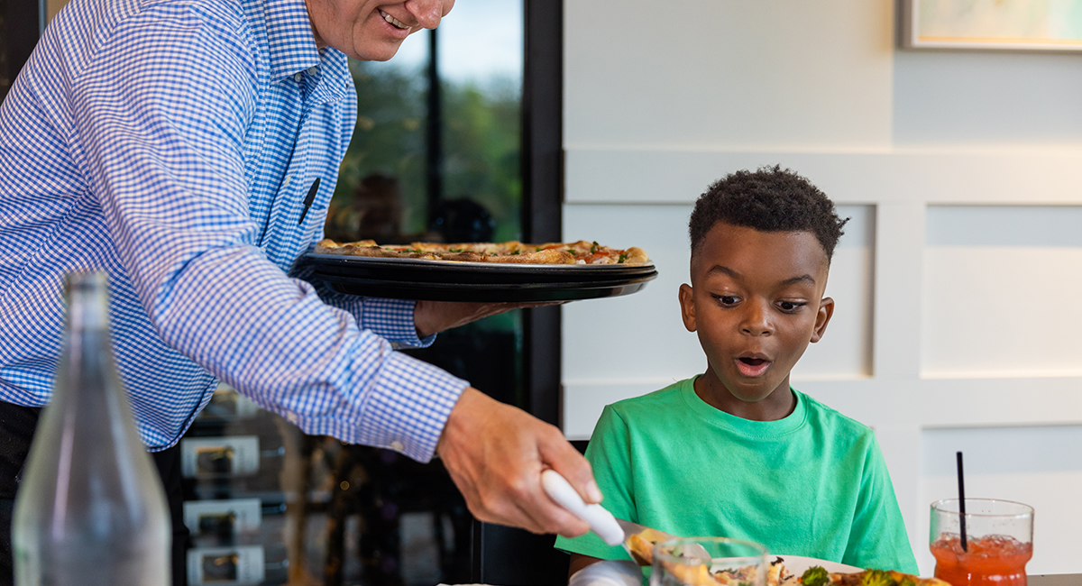 Pizza Rio Wine + Bar in pigeon forge offer kid-friendly food options