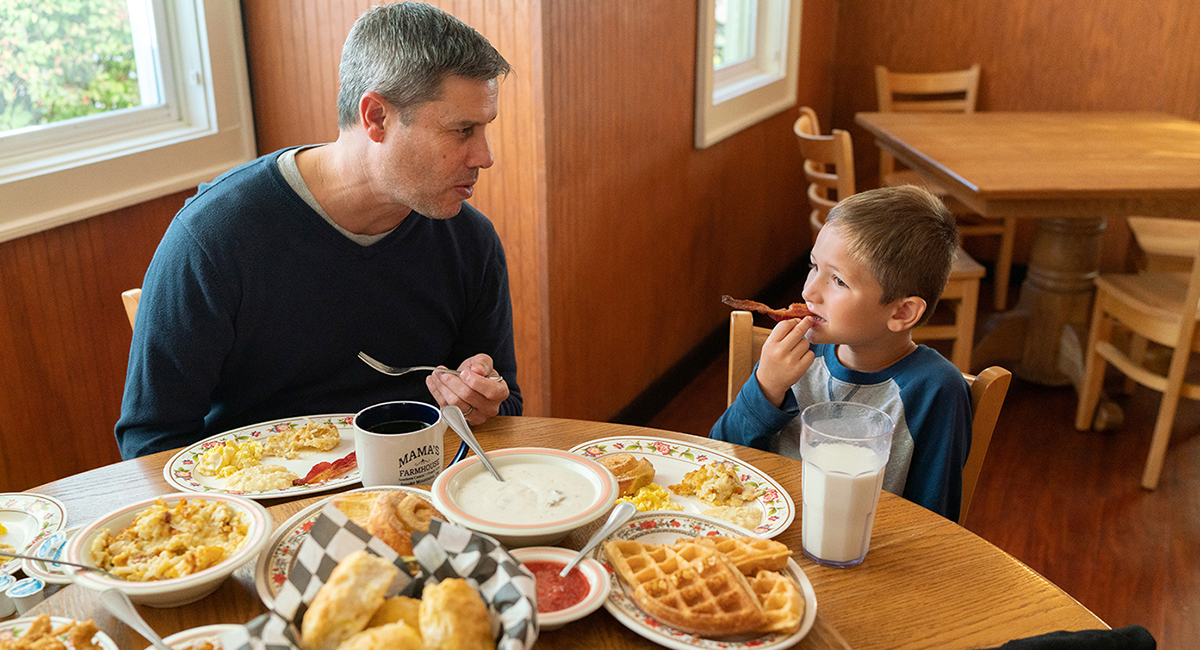 enjoy kid-friendly menu at Mama’s Farmhouse in pigeon forge