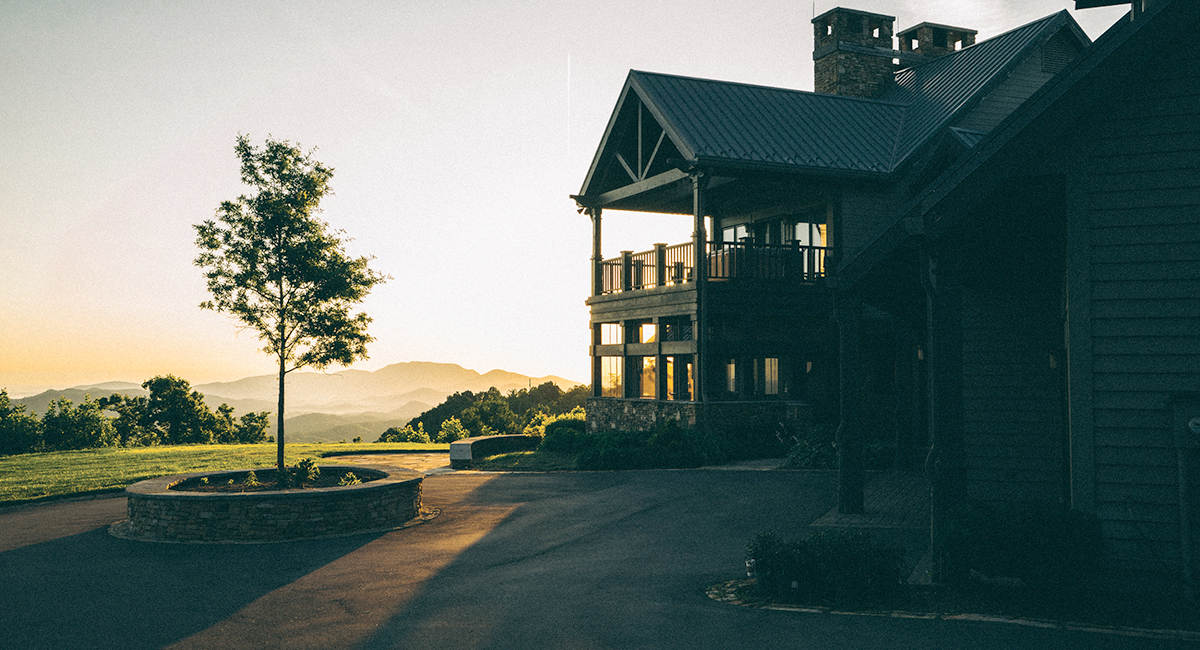 smoky mountains cabin near pigeon forge with stunning views