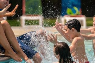 family-hotel-pool