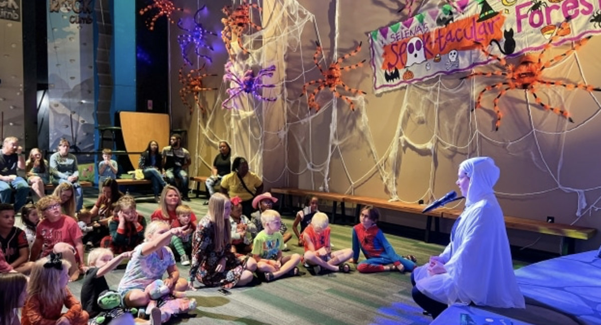 Trick-or-Treehouse: A Spooktacular Celebration in pigeon forge tn