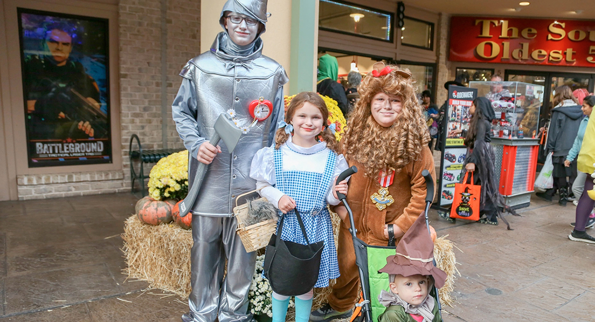 Free Halloween Trick-or-Treating at The Island | Pigeon Forge Family Halloween Event in pigeon forge tn