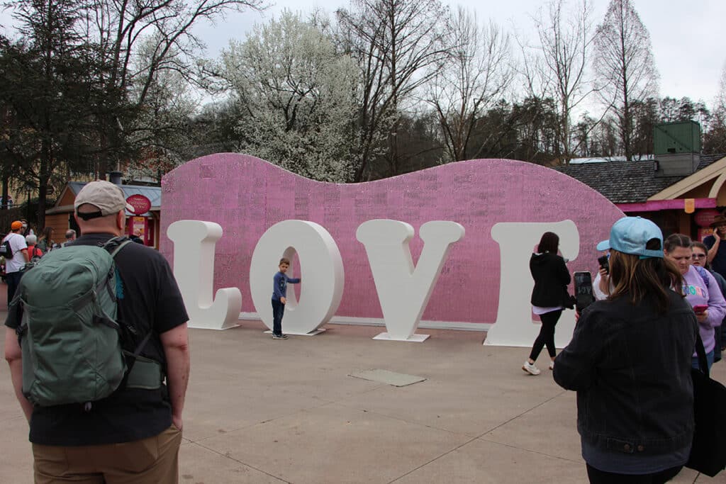 Dollywood's I Will Always Love You Music Festival - Love Sign