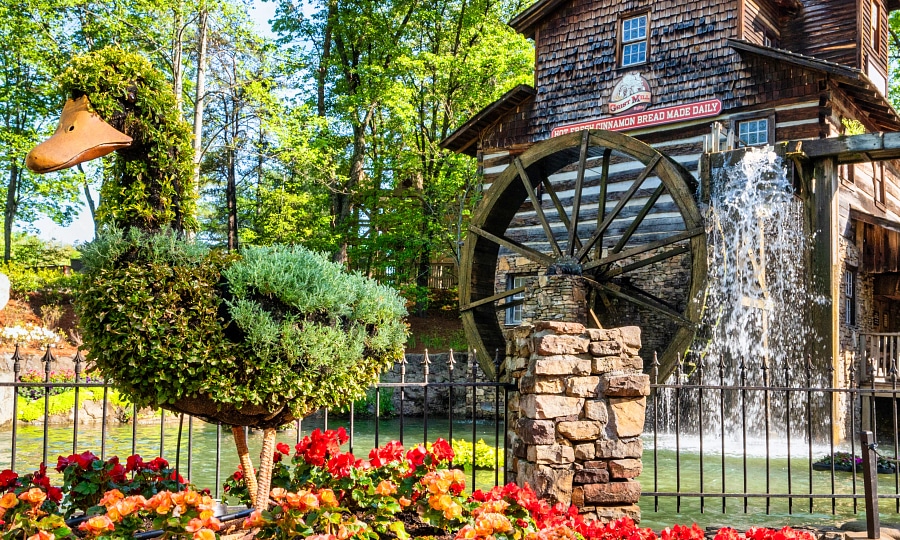 Dollywood Flower & Food Festival sculptures