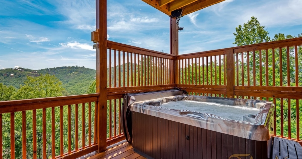 Fireside Chalet Cabins Hot Tub