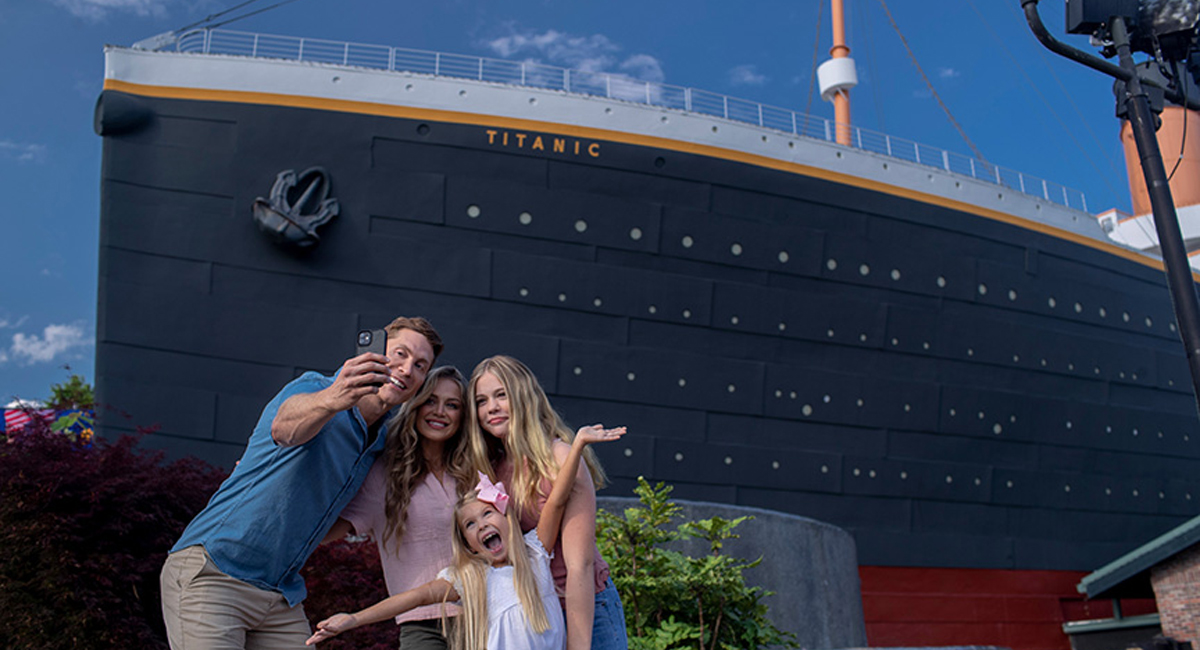 Take pics at Titanic Museum Attraction in pigeon forge