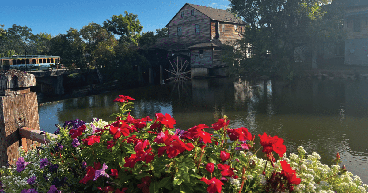 image of old mill in pigeon forge tn