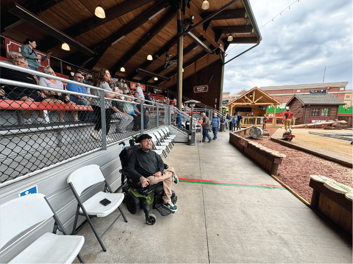 image of cory lee at Paula Deen’s Lumberjack Feud Supper Show