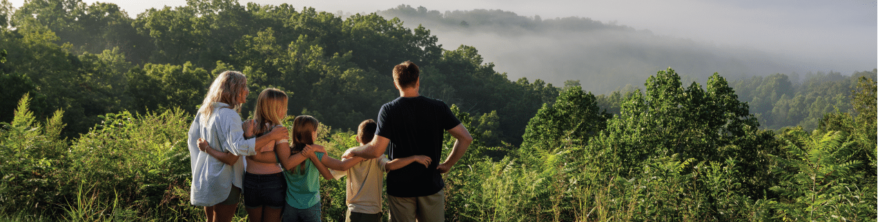 image of family on a 5-day PIGEON FORGE FAMILY VACATION ITINERARY