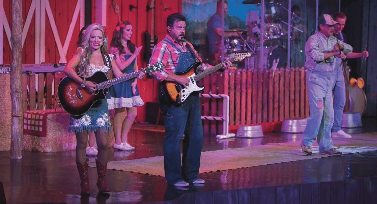 Hatfield and McCoy Dinner Feud in Pigeon Forge