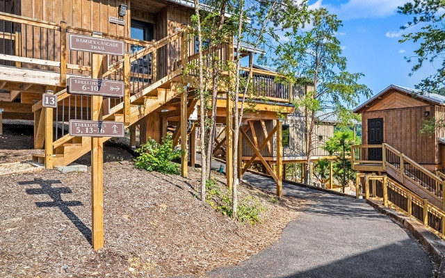 Little Forge Treelodges in Pigeon Forge | Peaceful Treelodges