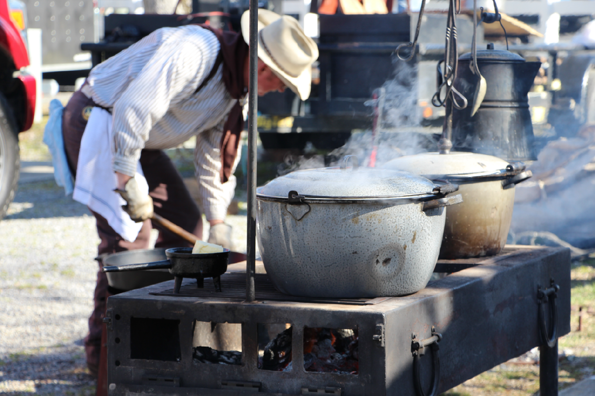 Chuck wagon cookoff in pigeon forge tn