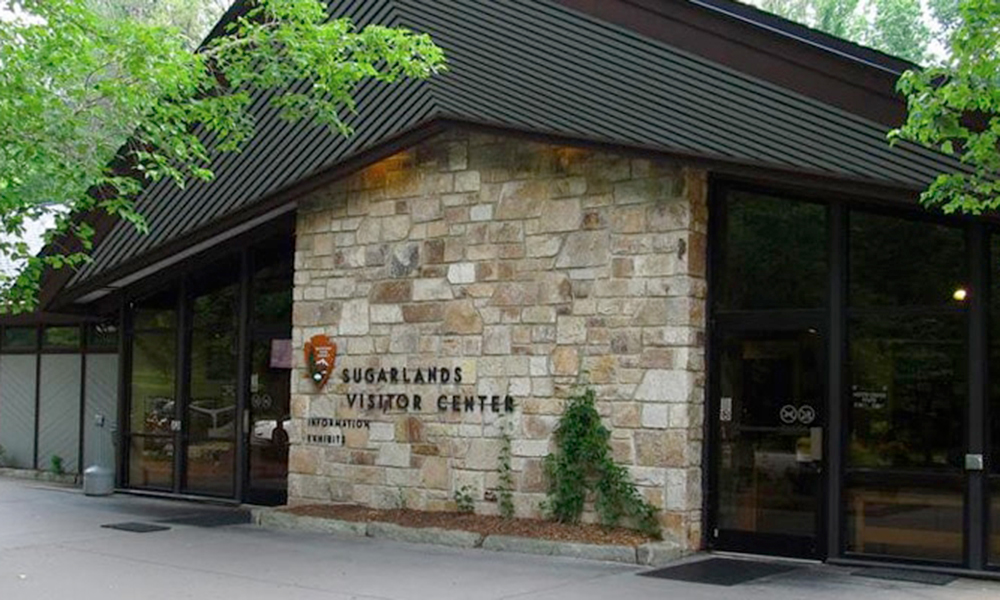 sugarlands visitor center - accessibility in the smokies