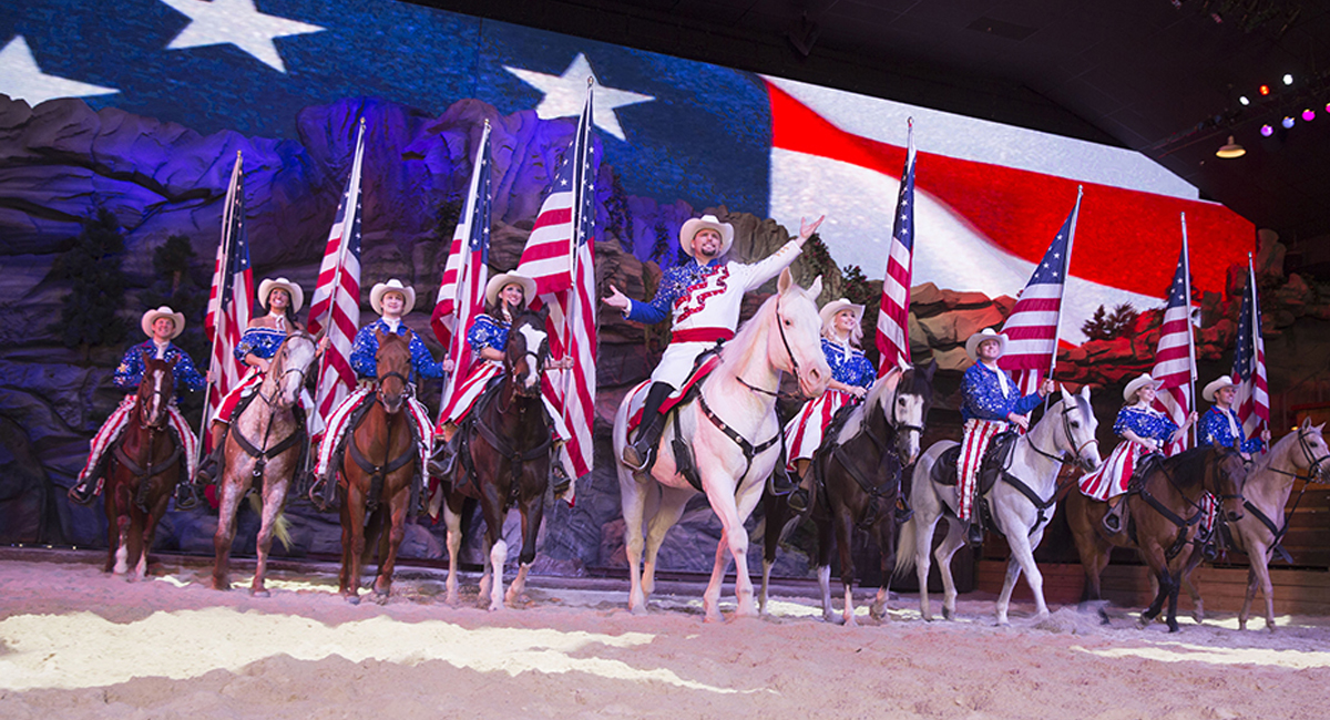 horse show at Dolly Parton’s Stampede in pigeon forge tn