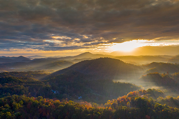 scenic fall colors in the smoky mountains