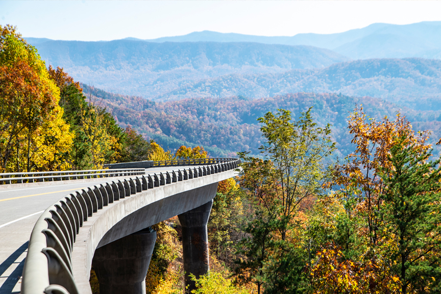 Scenic Drives From Pigeon Forge for Fall Colors in the Smoky Mountains