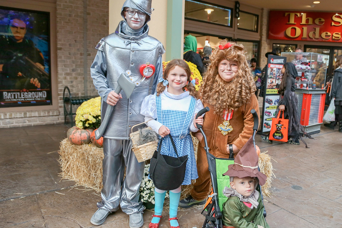 Free Halloween Trick-or-Treat at The Island in pigeon forge