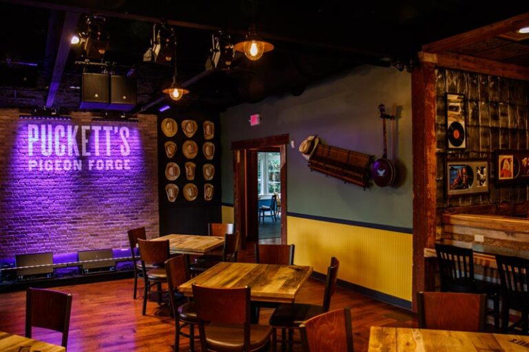 Puckett's Pigeon Comfort Food Restaurant in Pigeon